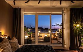 Turnkey I Central Apartment With Terrace